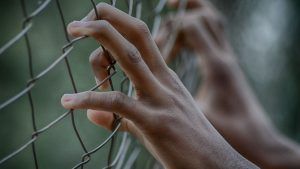 El único CIE que respeta los derechos humanos es el que está cerrado